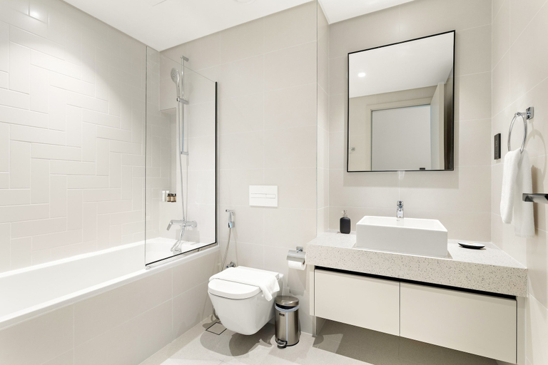 Room 4, Silkhaus 1bdr Exclusive Sea View Marina Vista, Dubai