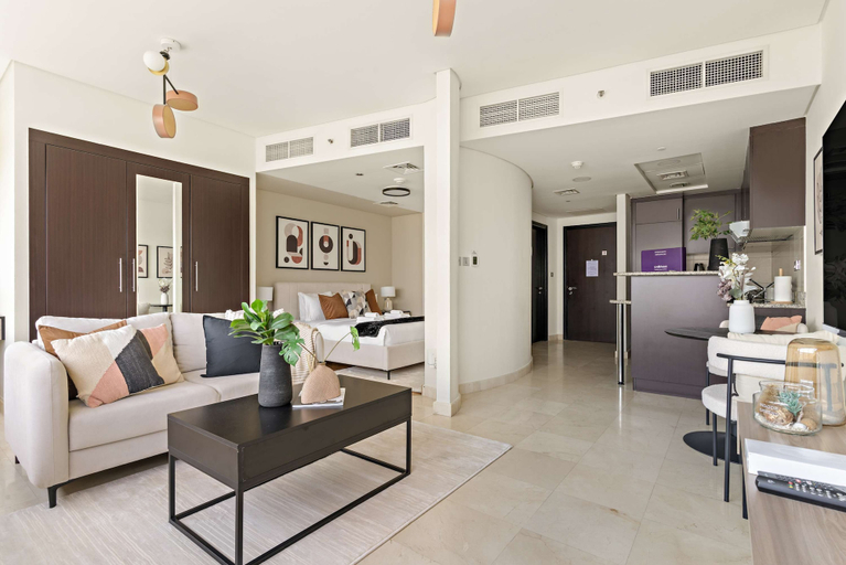 Room 5, Silkhaus Modern Studio in Sky Gardens Tower Difc, Dubai