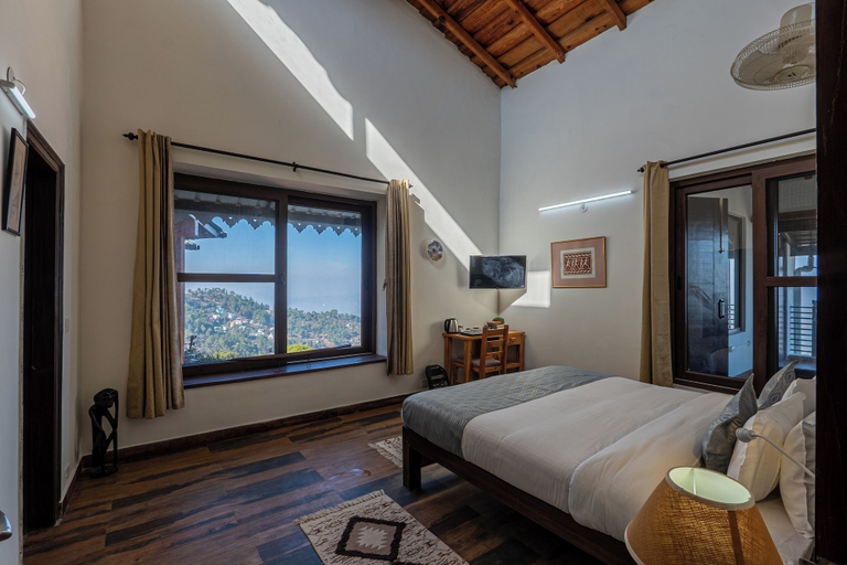 Room 3, Alaya Stays SnowPeak Vila With Hill View, Almora