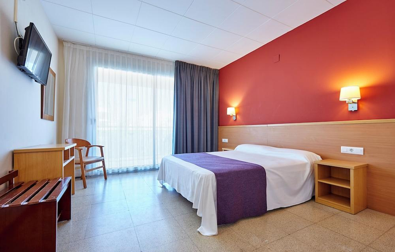 Bedroom 3, Hotel Surf Mar, Girona