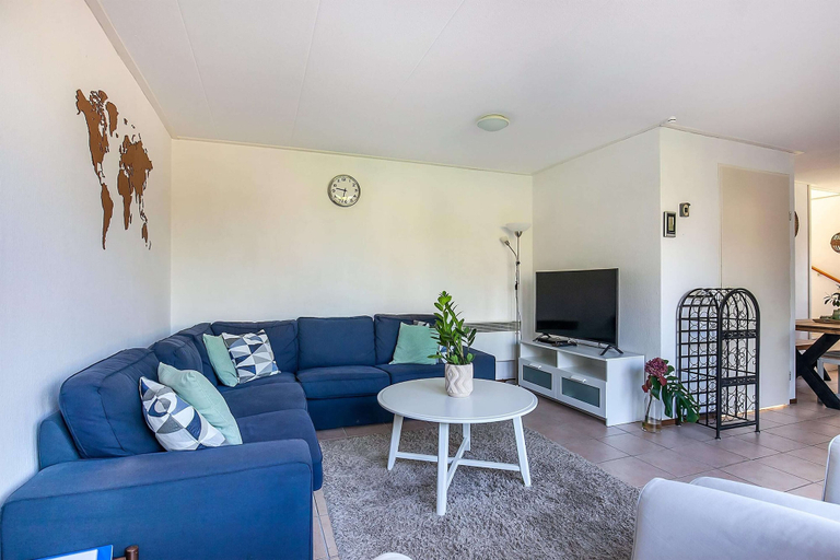 Living room 5, 2 Holiday Homes Opposite to Each Other, Boarnsterhim