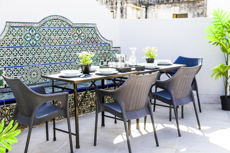 Food & Drinks 3, Mateos Gago 13 by Home at Homes, Sevilla