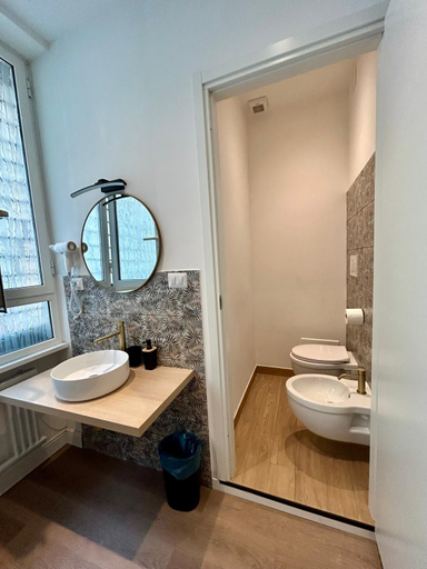 Bathroom 3, Principal Guest House, Roma
