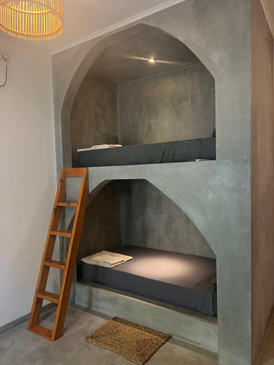 Bedroom, The Drop In Surfhouse I Dorm with AC, Matara Four Gravets