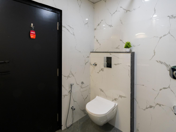 Bathroom, The Hosteller Jaipur, Jaipur