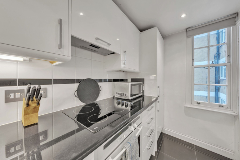 Private kitchen 2, Hertford Flat 11, London