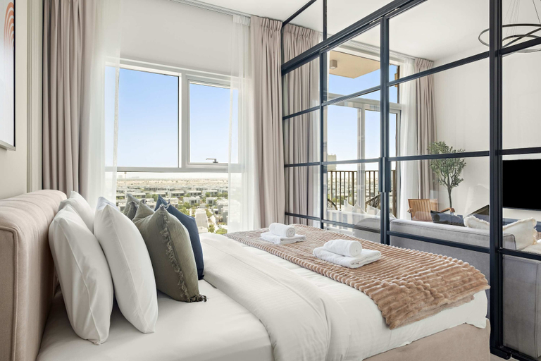 Room 2, Silkhaus Stylish 2bdr Emaar Tower Near Mall, Dubai