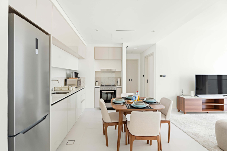 Room 5, Silkhaus Sea View Luxe New Tower Marina Vista, Dubai