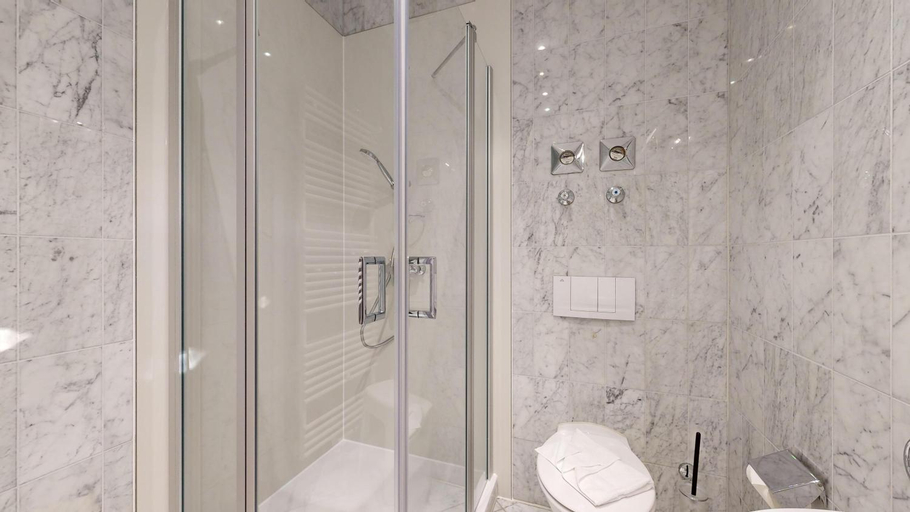 Bathroom 3, Villa Strandblick in Binz, FeWo direkt am Strand mit Balkon und seitlichem Meerblick, Vorpommern-Rügen