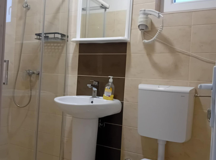 Bathroom 4, Beachfront Sunset Apartments Sutomore