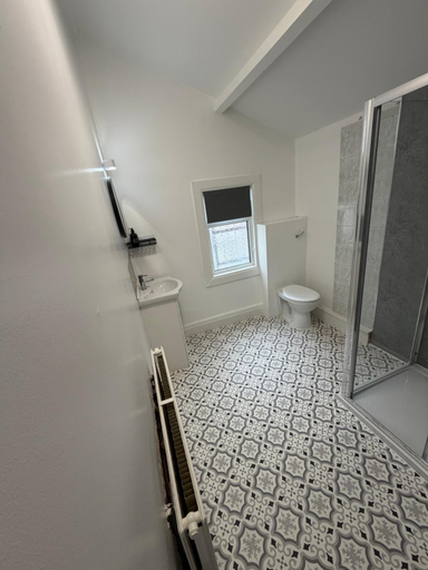 Bathroom 2, The Victoria, Wakefield