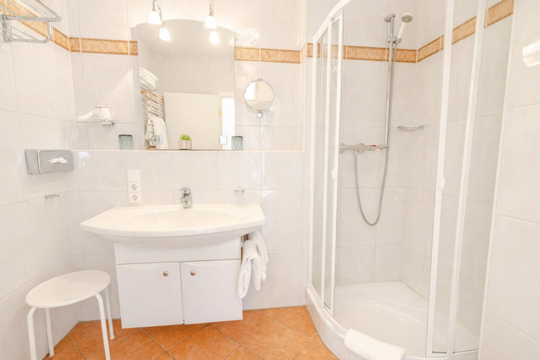 Bathroom 3, Tivoli Apartments, Berchtesgadener Land
