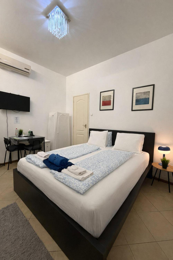 Bedroom 2, Panzio Apartments, Budapesti