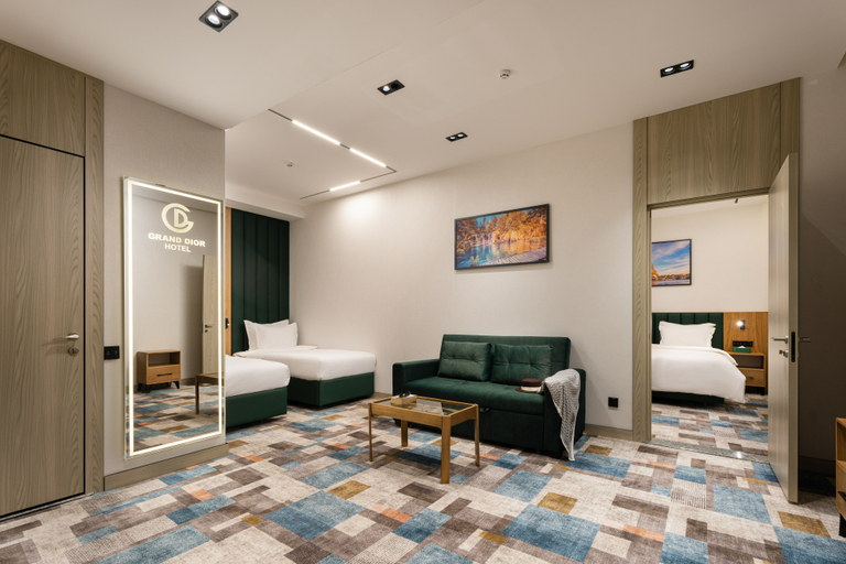 Others 4, Grand Dior, Tashkent City
