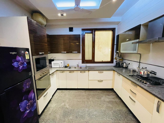 Private kitchen, Fortune Home Service Apartment 4Bhk D163, Delhi