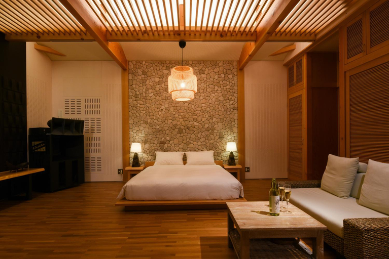 Bedroom, Kohanyu, Kami