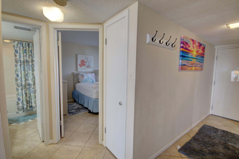 Room 2, 168 El Matador 2 Bedroom Home, Okaloosa