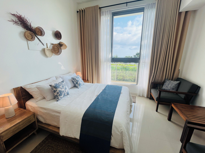 Room 2, C-5 Oceanfront Condos, Galle Four Gravets
