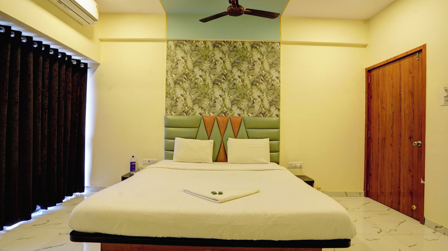 Room 2, Hotel Balaji Residency Dombivli, Thane
