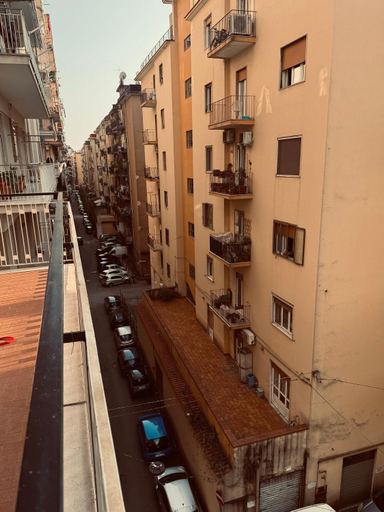 Others 2, Suite 84 Holiday Home a pochi minuti dalla stazione, Salerno