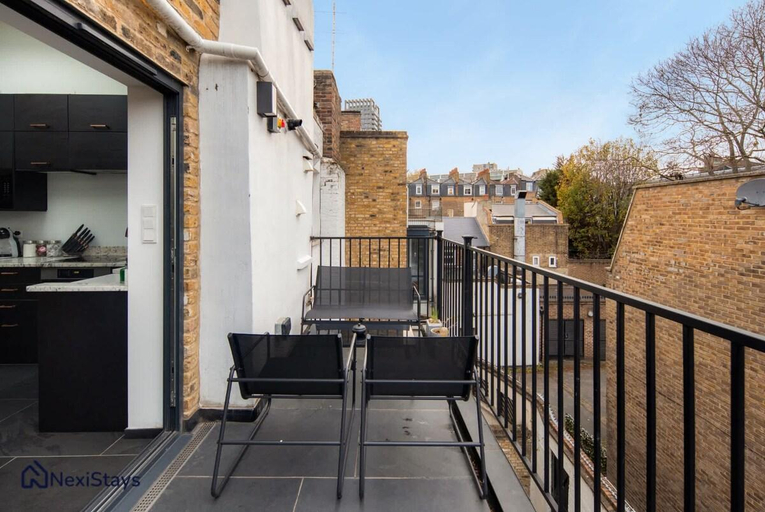 5, 1 Min Walk to Euston Station | Luxury Townhouse, London