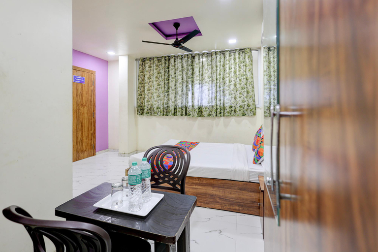 Bedroom 5, Via Chaitanya Inn, Pune