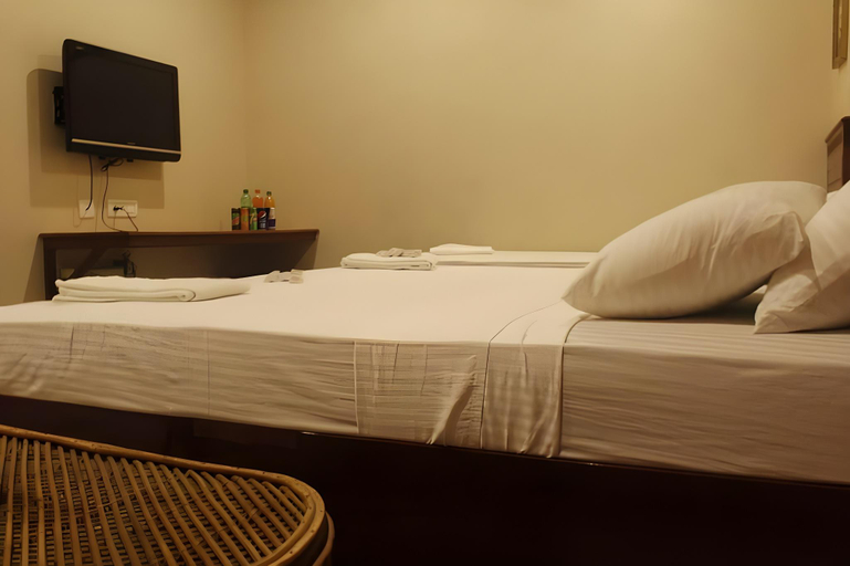 Bedroom, Hotel Chitra Park, Thoothukkudi