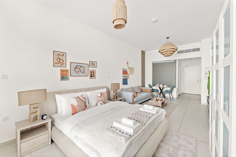 Room 5, Silkhaus Offshore Studio Palm Views East Tower, Dubai