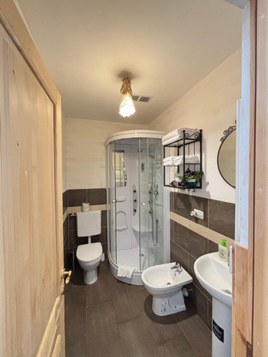 Bathroom 2, Artemisia Eco-Pet friendly B&B, Aosta