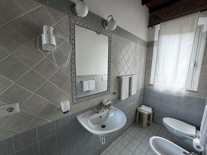 Bathroom 5, Villa Le Camelie Siena, Siena