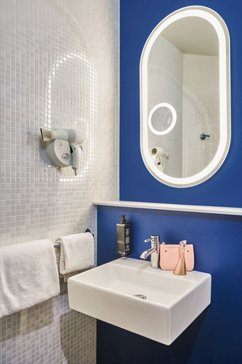 Bathroom 4, ibis Clamart Paris Vélizy, Hauts-de-Seine