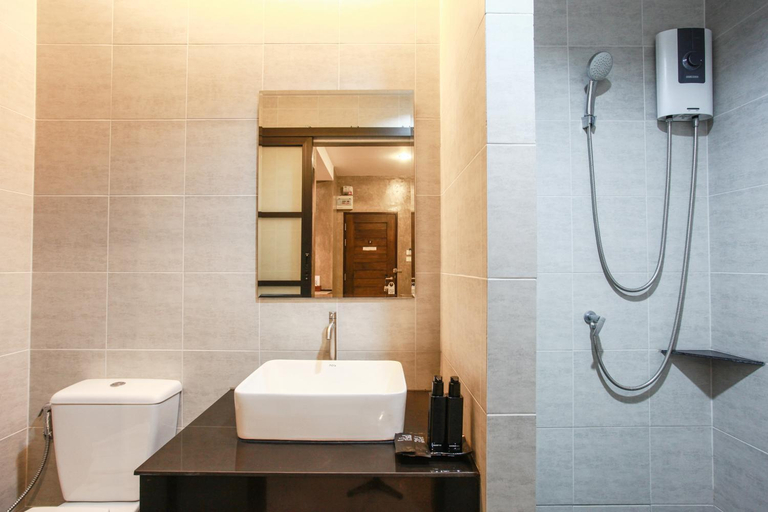 Bathroom 3, Ritsurin Boutique Hotel, Pulau Phuket
