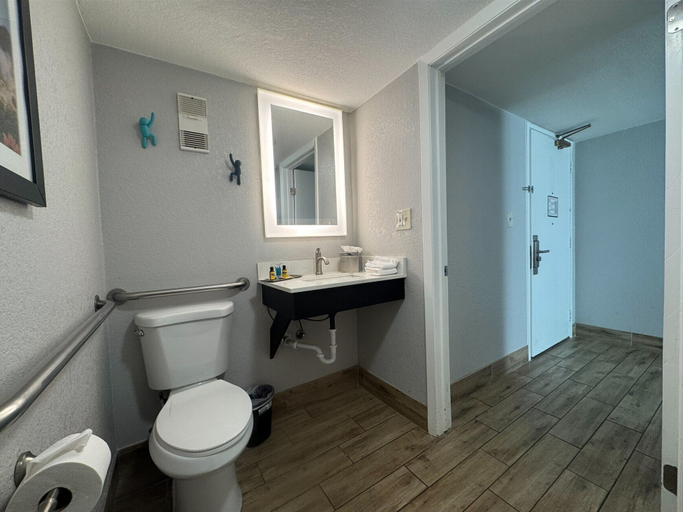 Bathroom 4, Comfort Inn & Suites Golden – Denver West, Jefferson