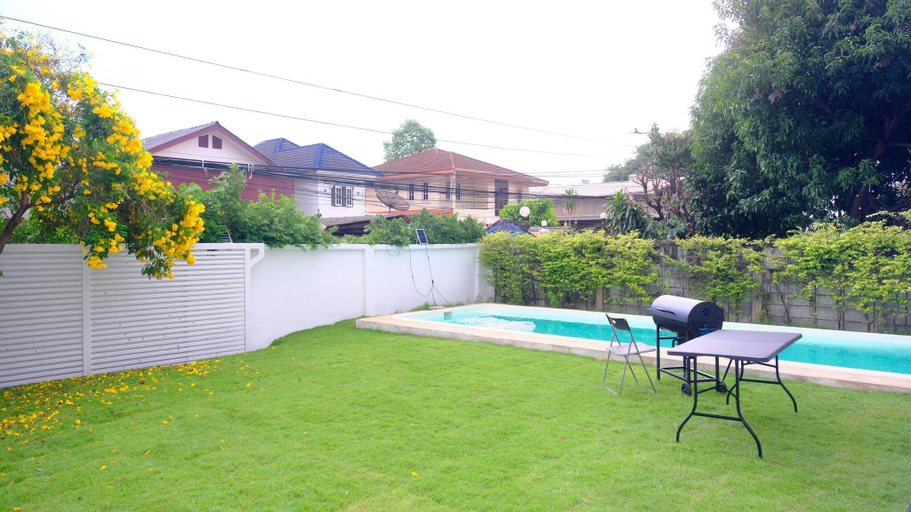 Others 3, Modern Private Pool Villa in Sukhumvit, Bang Na