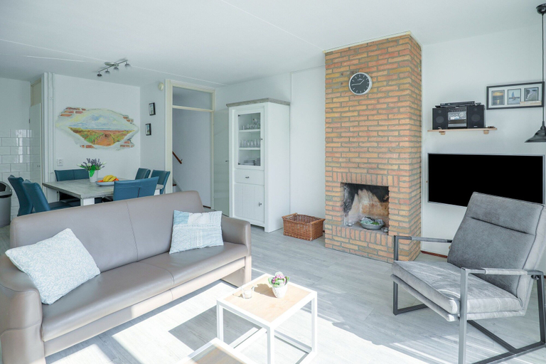 Others 2, Well Equipped Holiday Home in Nieuwvliet Near the Beach, Sluis
