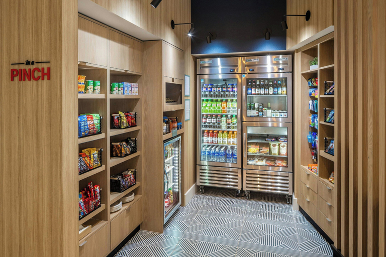 Food & Drinks 4, Springhill Suites BY Marriott Canfield, Mahoning
