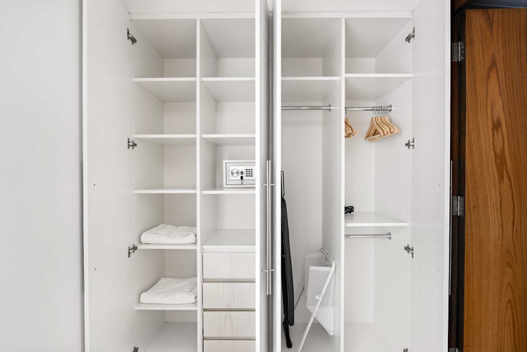 Room 2, Silkhaus 2bdr in Julphar Tower Near Reem Park, Abu Dhabi City