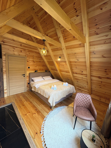Room 2, Eternum Glampling