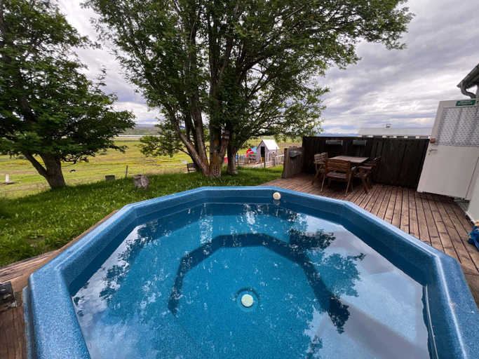 Sport & Beauty 2, Finnsstaðir Holiday Home with Hot tub, Austur-Hérað