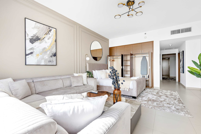 Room 5, Silkhaus Gate Tower Luxurious Studio w City View, Abu Dhabi City