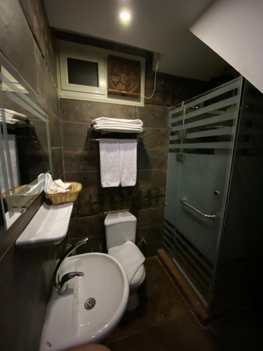 Bathroom 3, Golden Pyramids View Inn, Al-Ahram
