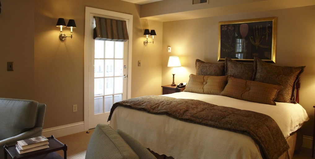 Room 2, Black Bass Hotel, Bucks