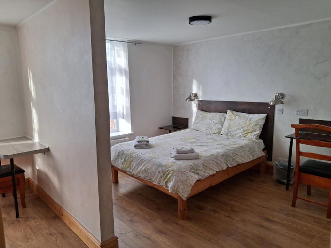 5, The Albert Hotel, Gloucestershire