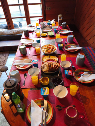Food & Drinks, Refugio Las Raices, Malleco