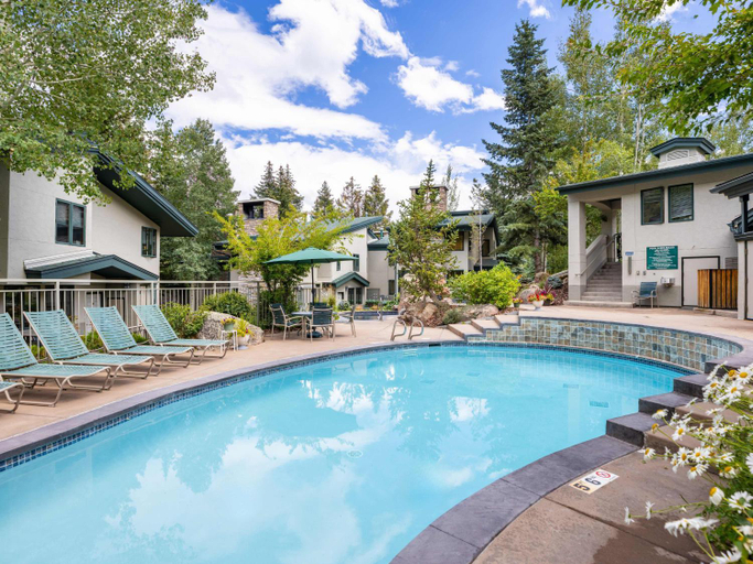 Sport & Beauty 5, Tamarack Townhomes, Pitkin