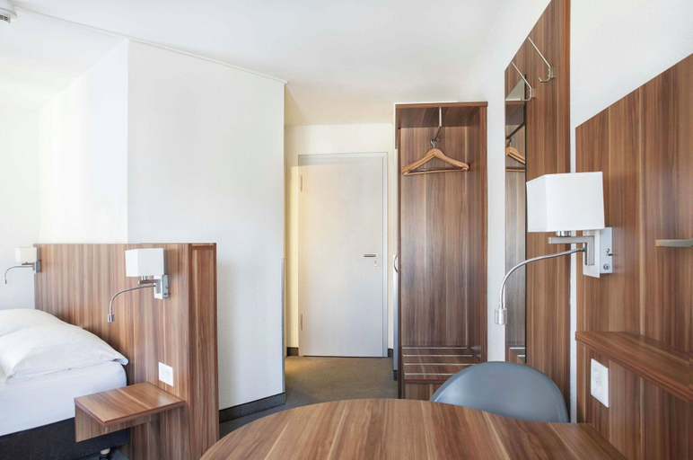 Bedroom 2, Hotel Resslirytti, Basel