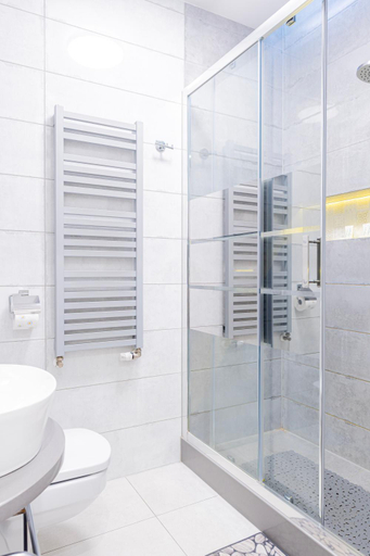 Bathroom 2, Kamienica Pod Neptunem, Puck