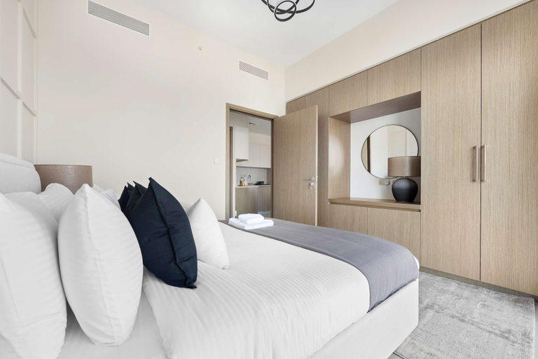 Room 4, Silkhaus in Burj Royale Luxury 1bdr High Floor, Dubai
