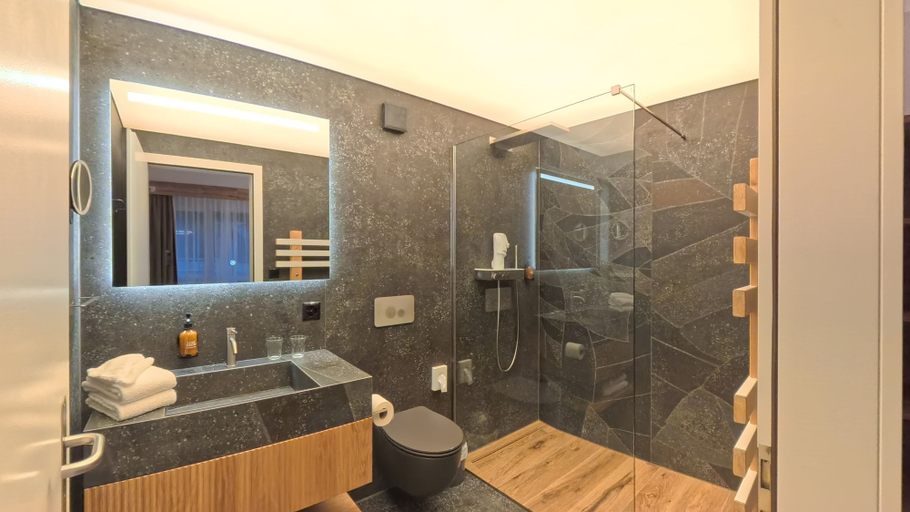 Bathroom 4, Therme 51, Leuk