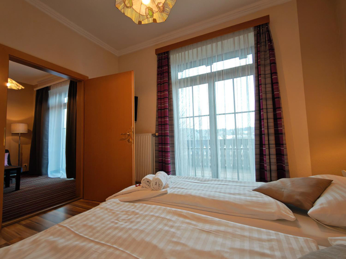 Bedroom 2, Hotel Karntnerhof Velden - Zum Schankbaron, Villach Land